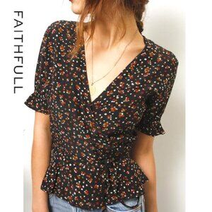 FAITHFULL THE BRAND/revolve black floral SS wrap top, S